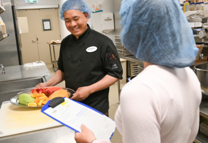 "This is my trade and I love what I'm doing!" Meet Roberto, a cook in continuing care