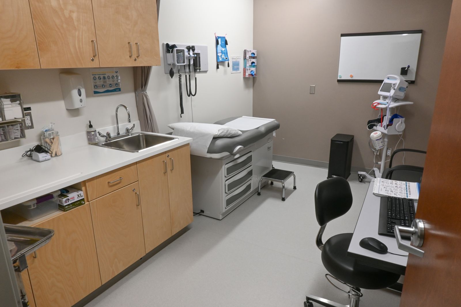 An interior view of the Centre de santé Constellation Health Centre