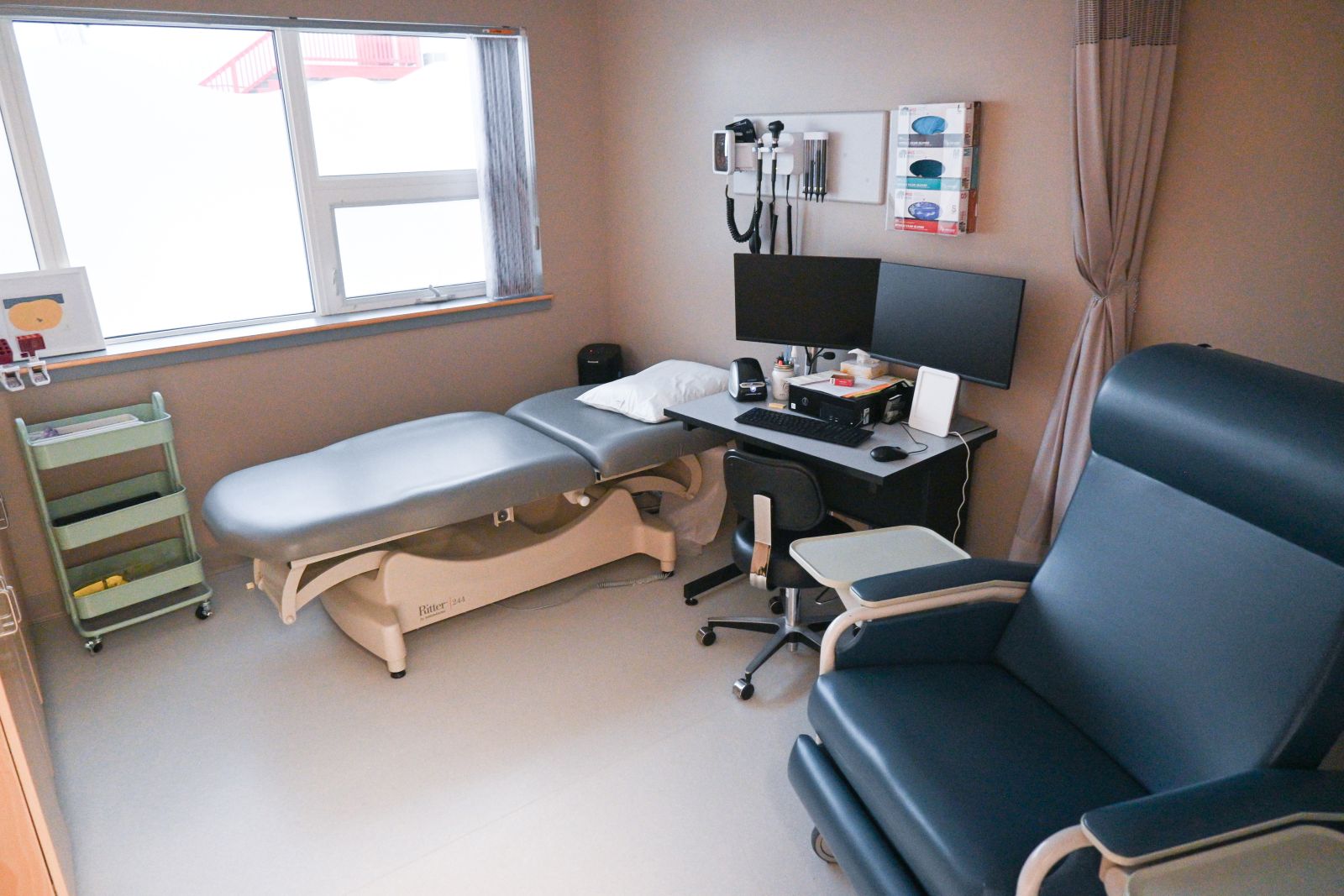 An interior view of the Centre de santé Constellation Health Centre