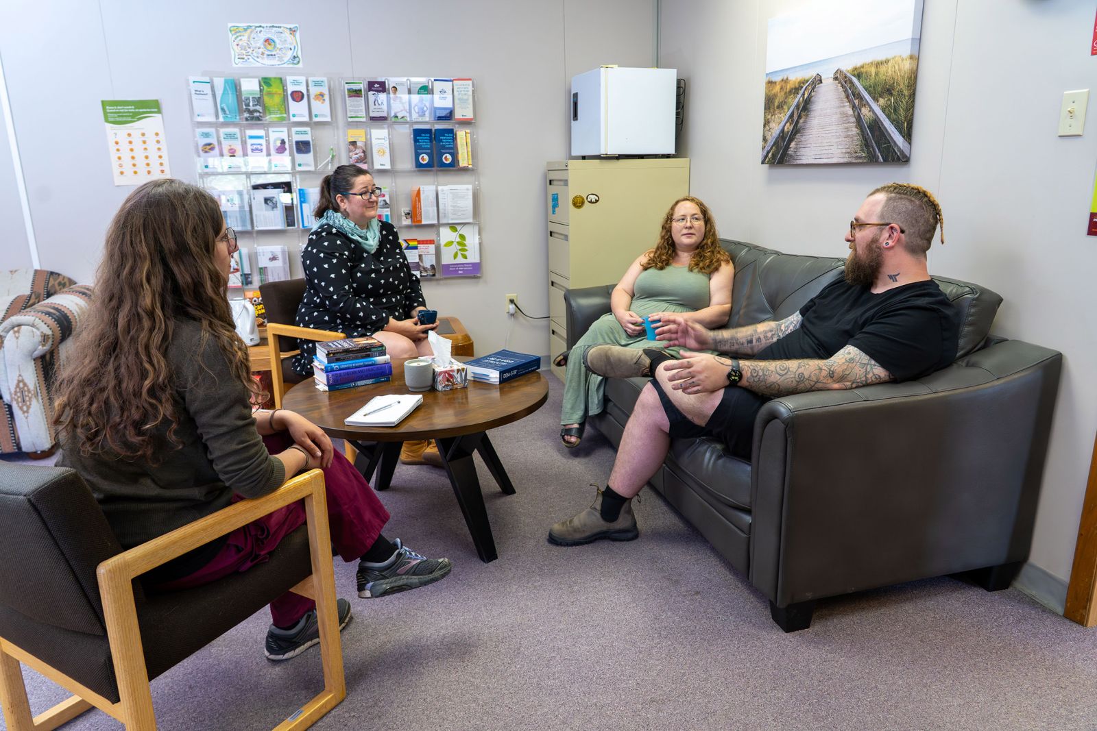 Community counsellors work across the Yukon in the Community Hubs. They offer counselling, host workshops and connect individuals and families with services. 